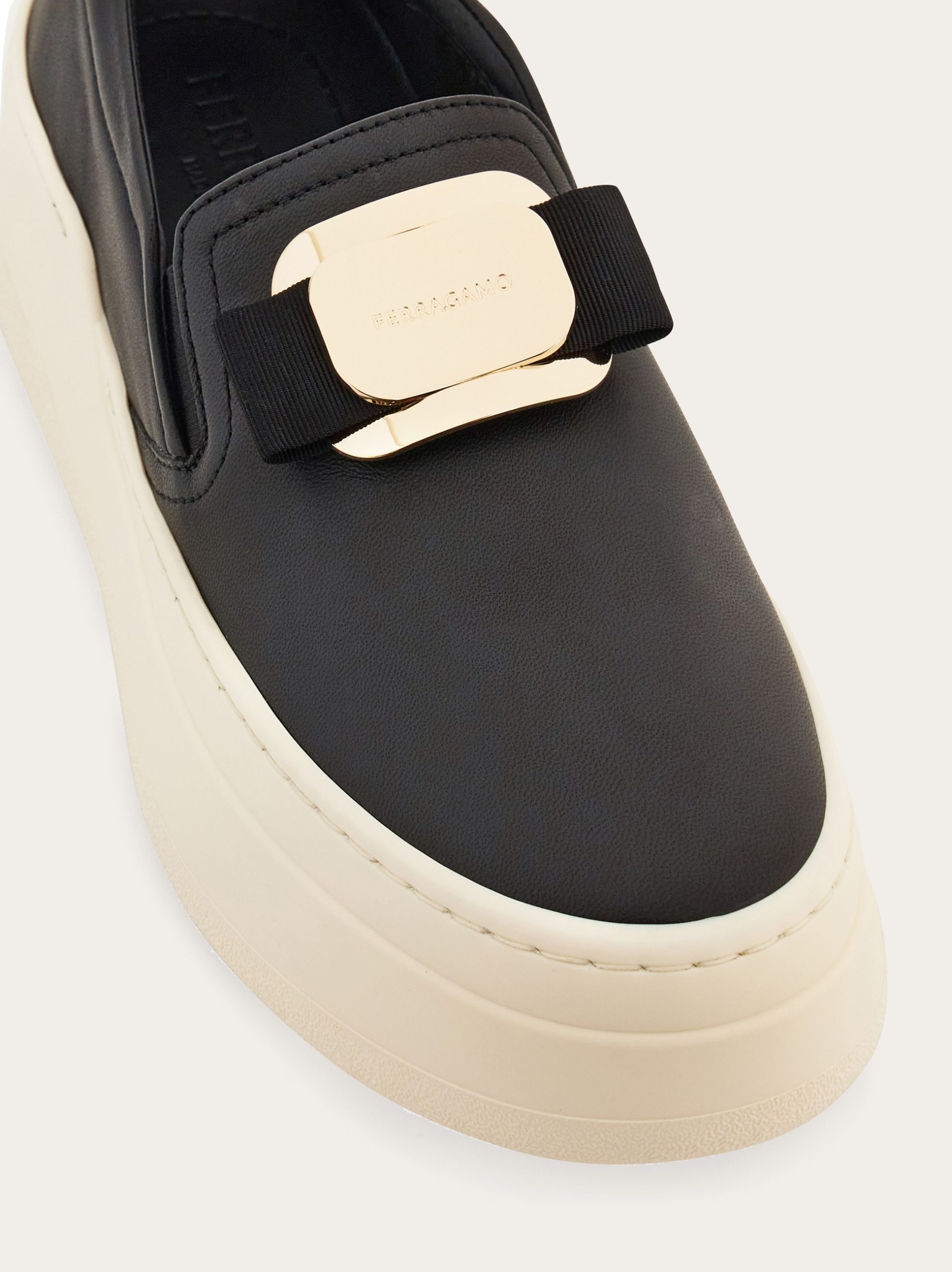 Ferragamo New Vara plate slip on - Image 4